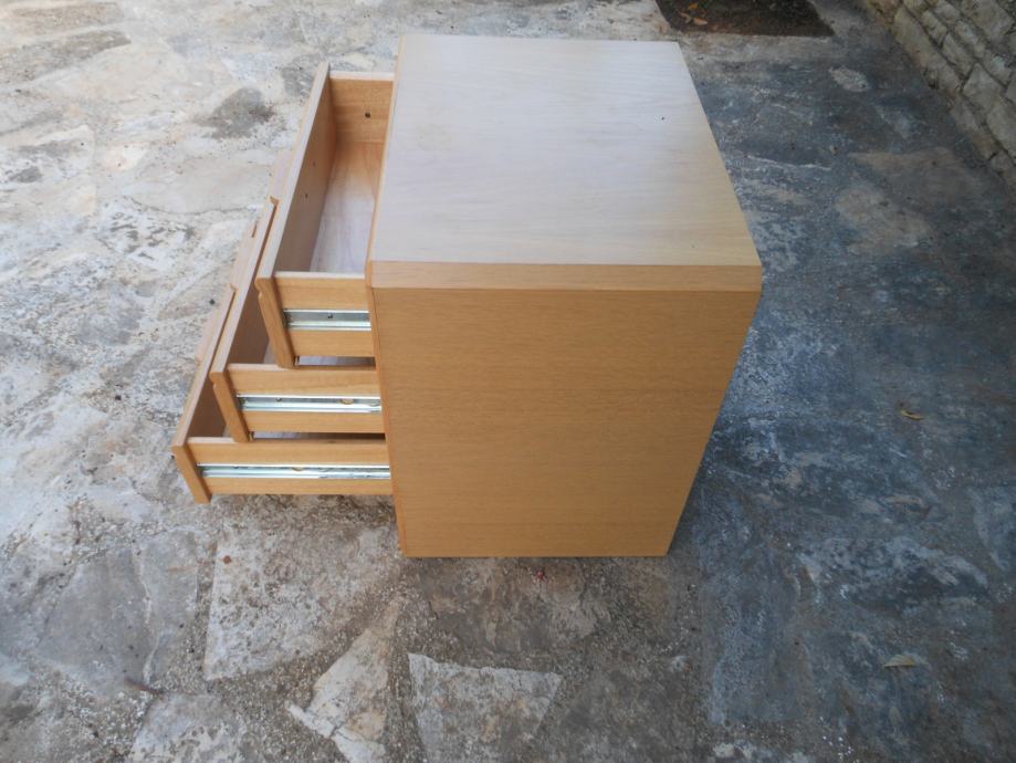 Drveni noćni ormarić Š 50 cm x V 50 cm x D 39 cm