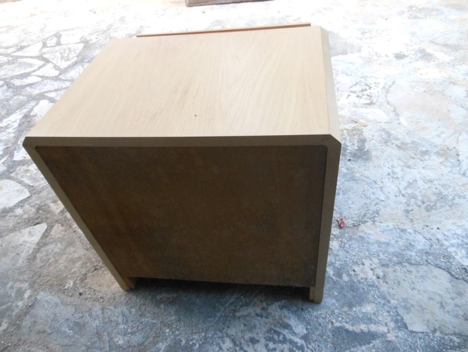 Drveni noćni ormarić Š 50 cm x V 50 cm x D 39 cm