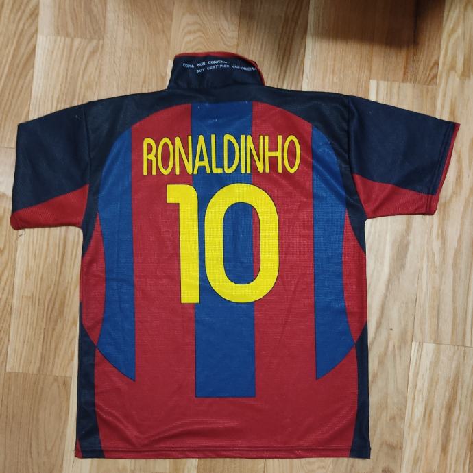 FC Barcelone : Le fils de Ronaldinho peine à convaincre