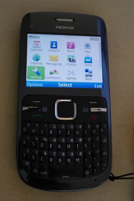 Nokia C3-00 s komplet opremom, zaključana na Tele2