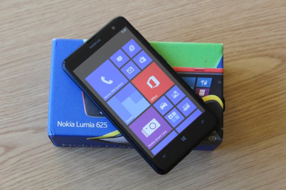 Nokia Lumia 625 .... Sve mreže ... 10/10 Stanje *** 898 Kn ***