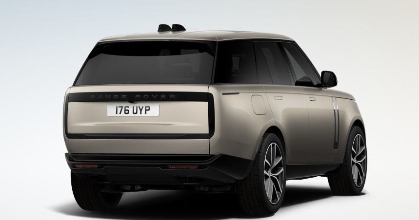 LAND ROVER RANGE ROVER Royal PHEV 550HP AWD A8, 2024 god.