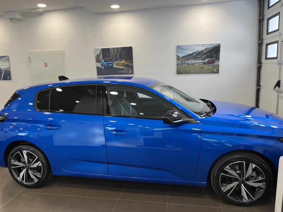 Peugeot 308 ALLURE 1,5 BLUEHDI 130KS AUTOMATIK, 2022 god.