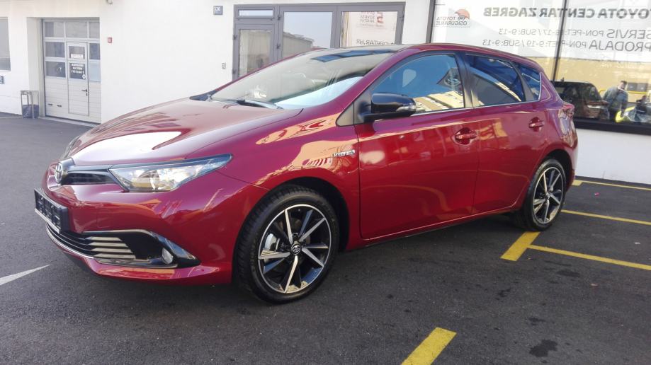 Toyota Auris HIBRID BLACK EDITION automatik,