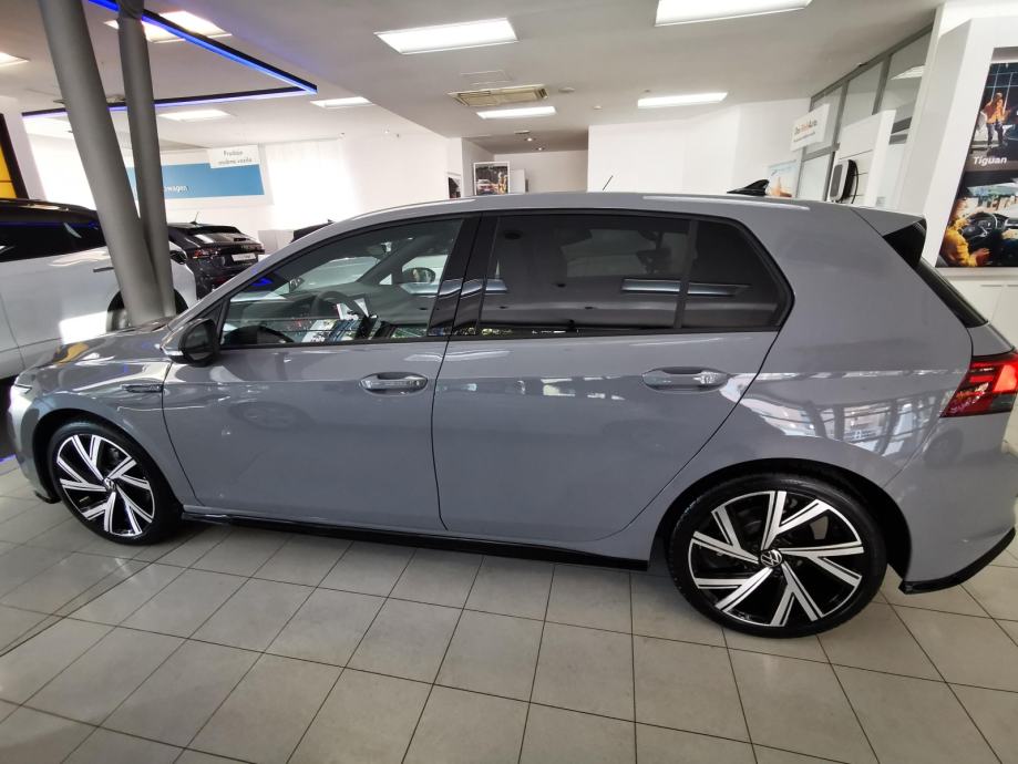 VW Golf 8 1.5 TSI R-Line, 2022 god.