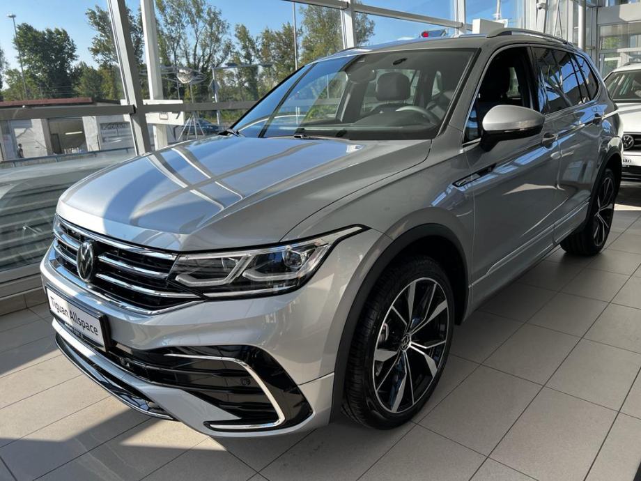 VW Tiguan Allspace R line 2 0 TDI DSG 4Motion 2023 God VW Tiguan Allspace R line 2 0 TDI DSG 4Motion 2023 God