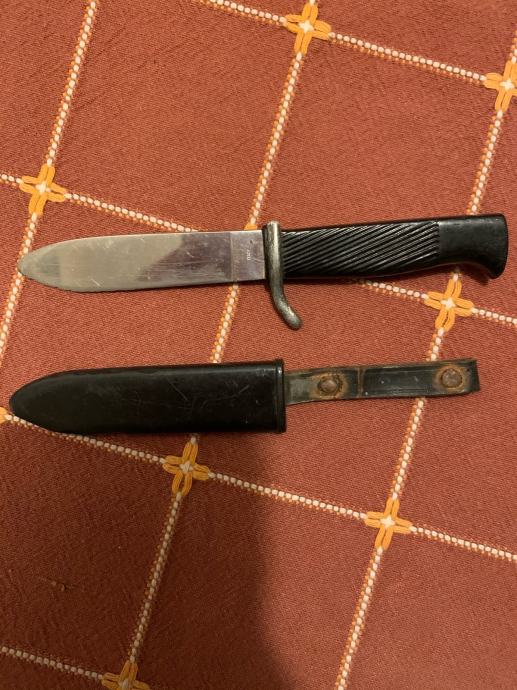 Mini nož s koricama