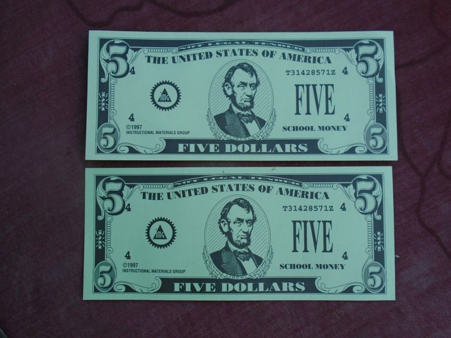 2 UNC novčanice od 5 dollara-school money