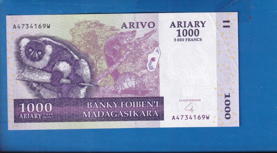 4877 - MADAGASCAR 5000 FRANCS 2004 UNC