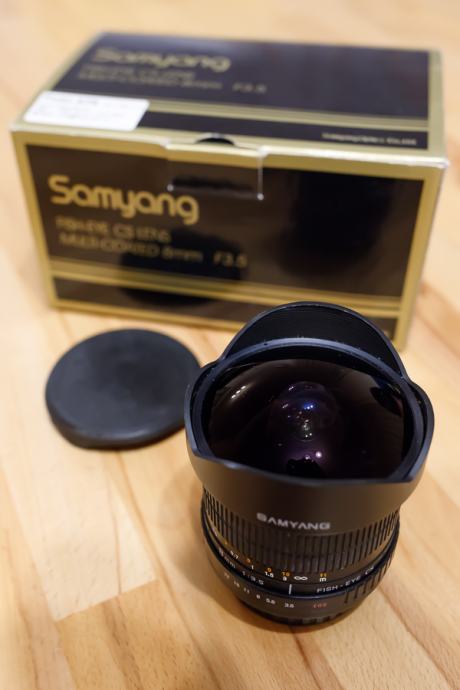 Samyang 8mm fisheye Canon mount