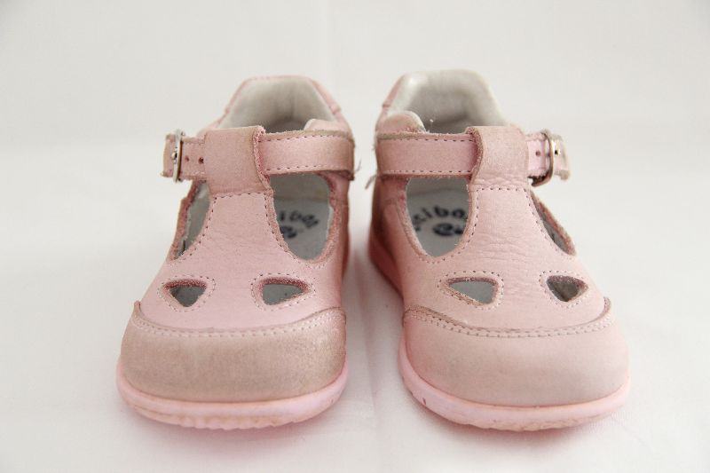 Nepodnosljiv Dole Obrnuti Cipele Za Bebe Brojevi Captaingenemaxwellblog Com