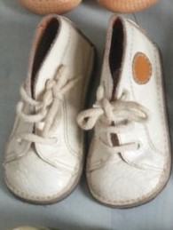 Anatomske bijele cipele,br.19 prava koža,7 eura ,Zg