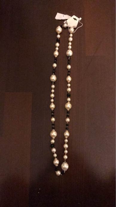 Max Mara ogrlica od perli