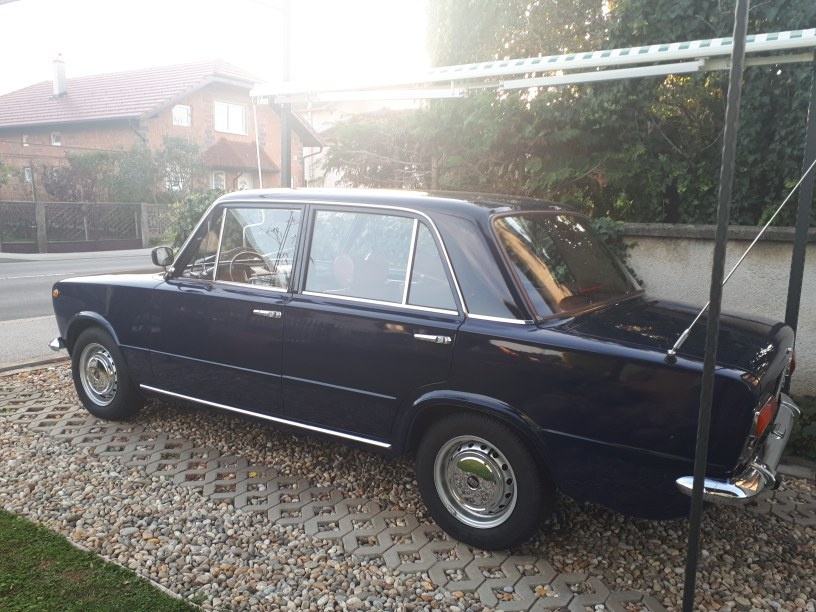 Fiat 124 sedan