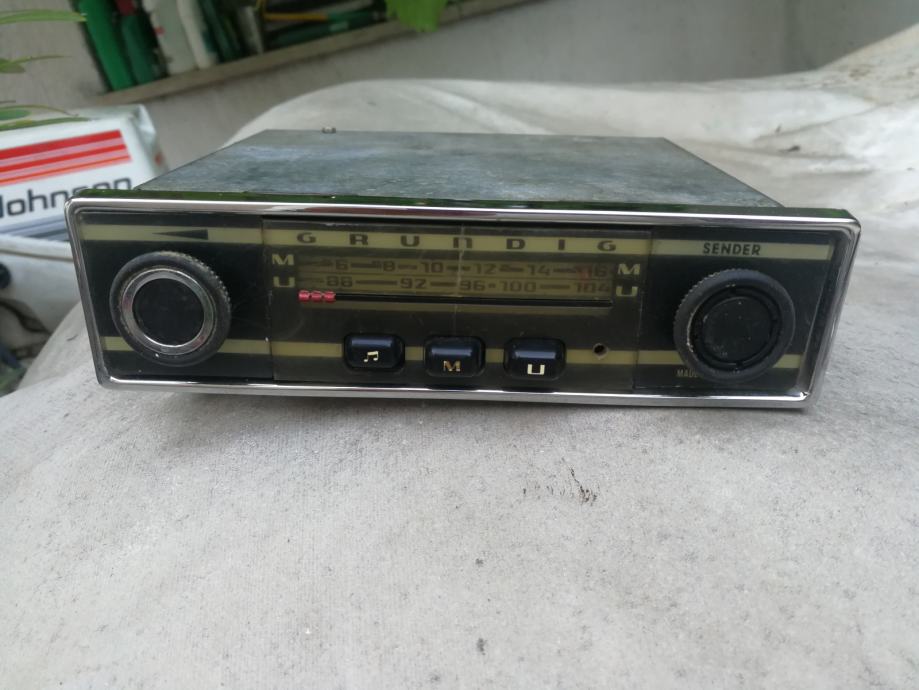 Grundig stari auto radio