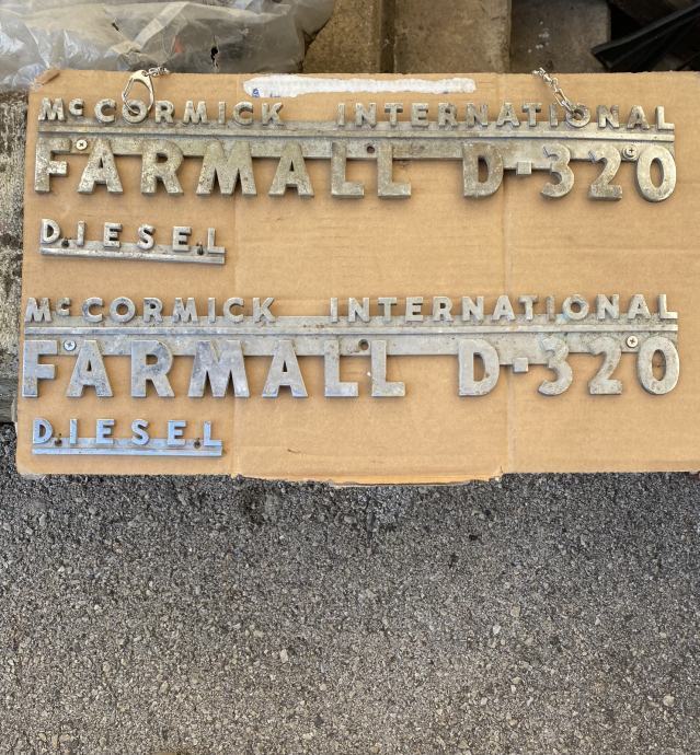 Oznake za traktor McCormick Farmall D-320