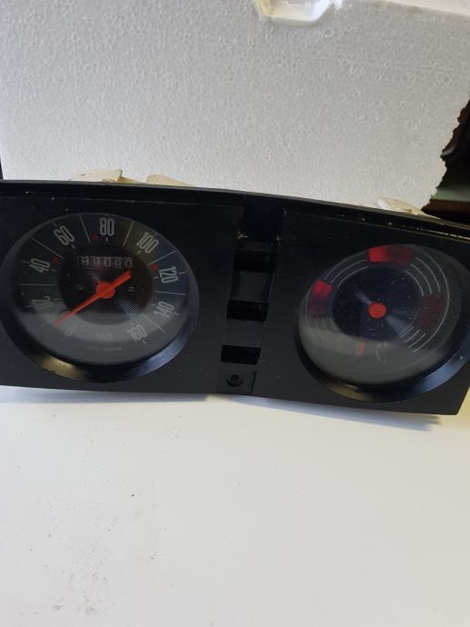 Zastava 101 instrument ploča