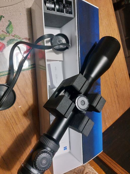 opticki ciljnik Zeiss V8 4.8-35x60