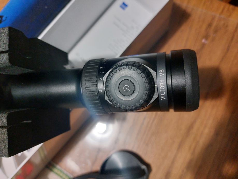 opticki ciljnik Zeiss V8 4.8-35x60