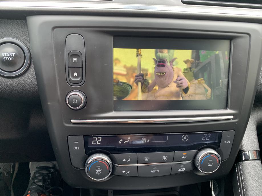 Renault Rlink2 video u vožnji otključavanje USB