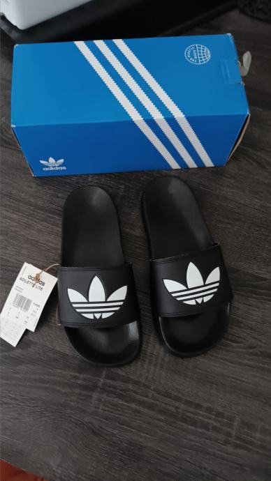 Nove adidas šlape