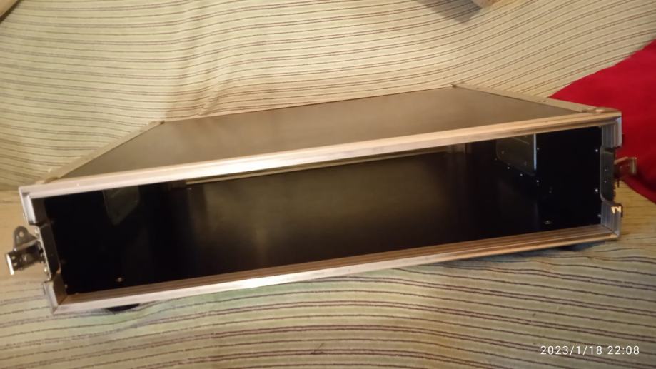 Flight case rack za pojacalo