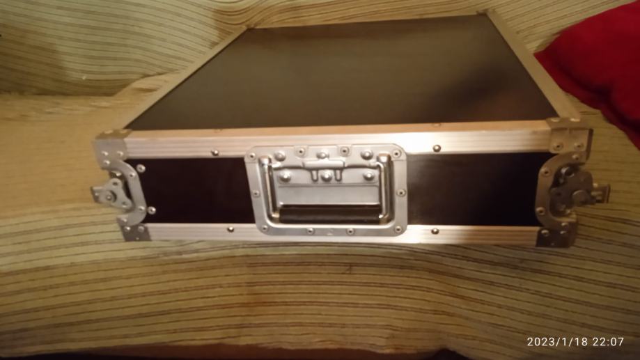 Flight case rack za pojacalo