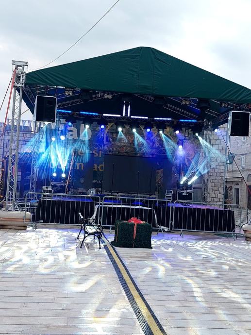 Milos Truss krov 9.6m x 7.6m