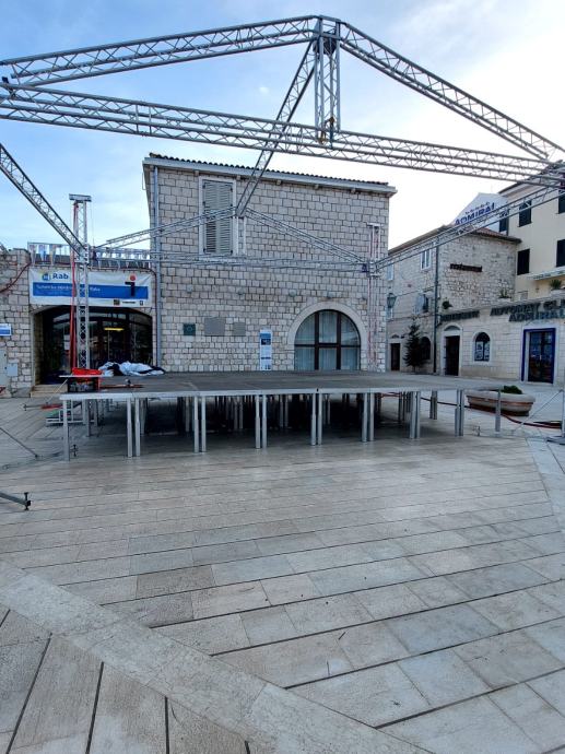 Milos Truss krov 9.6m x 7.6m