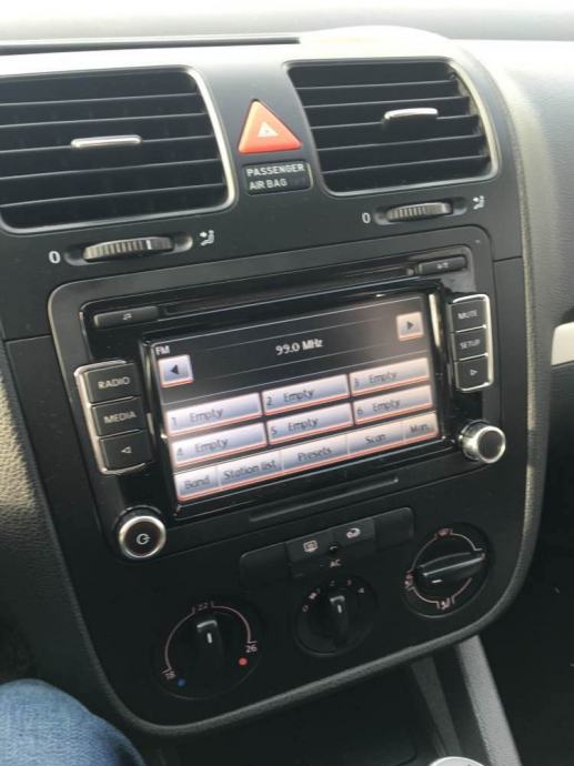 Auto radio za VW Golf(4,5,6,7),Polo,Caddy,Passat,Seat,skoda...