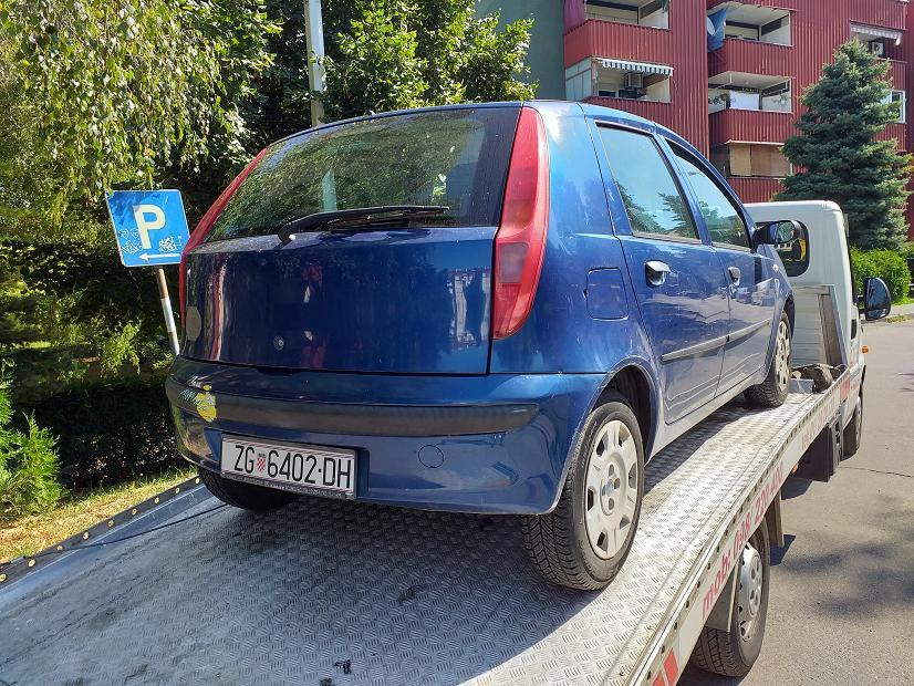 Fiat Punto 1,2 16 v , u dijelovima prodajem