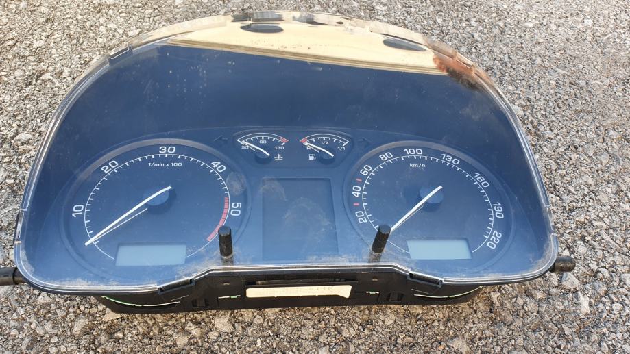Instrument tabla Skoda Octavia 1