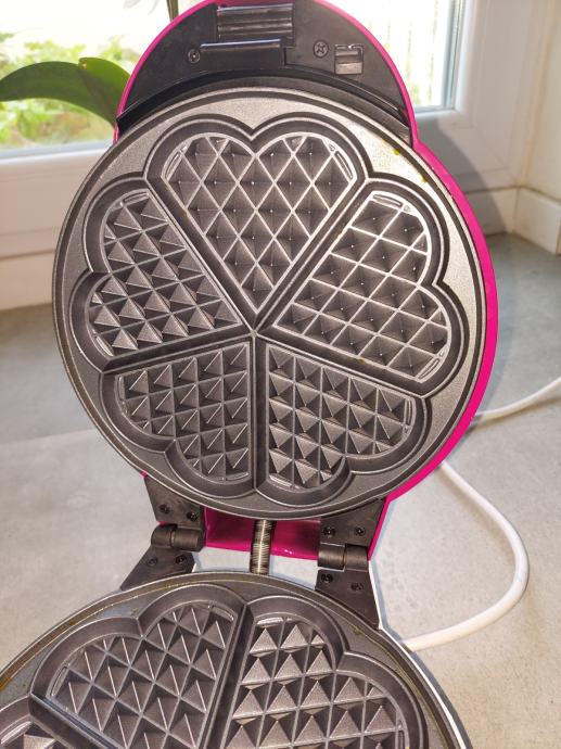 Waffle maker pekač za vafle