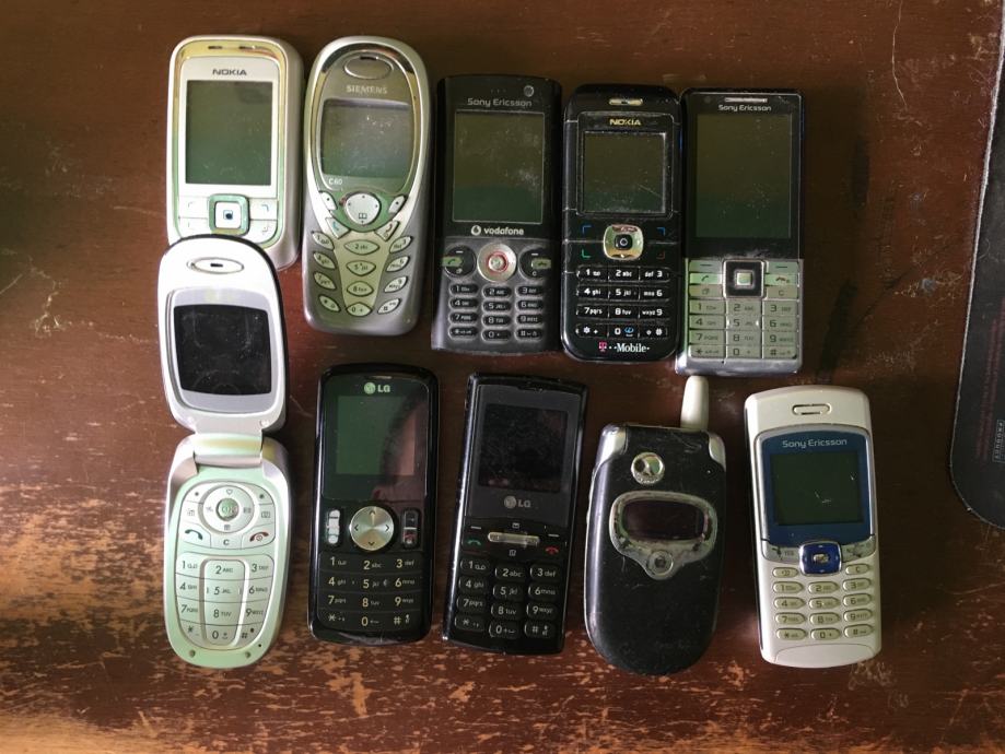 Lot starih mobitela 10 komada, LG Nokia Sony Ericsson...