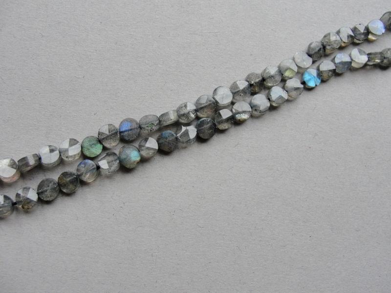 Materijal za izradu nakita - poludragi kamen labradorit