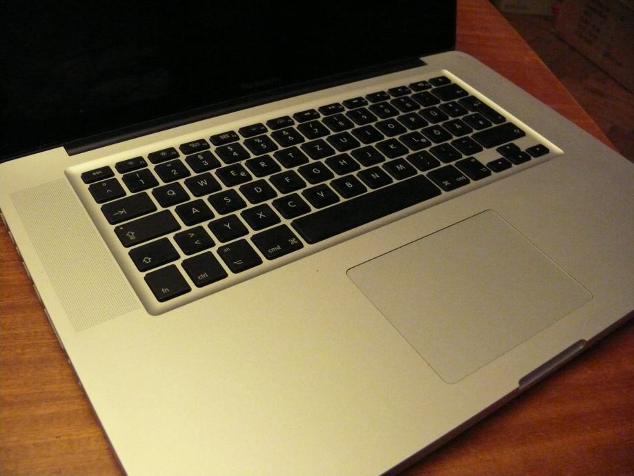 apple macbook pro 2011 i7 15 inch