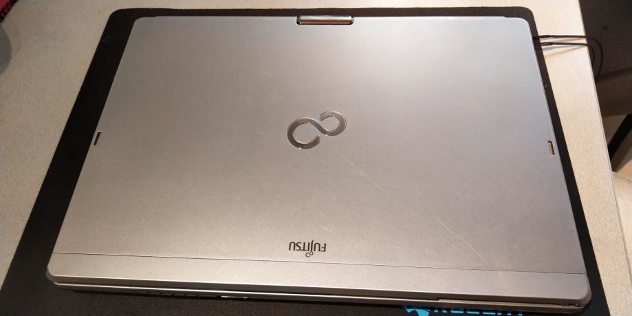Fujitsu T902 13.3" IPS touch, i5, 16GB, 240SSD