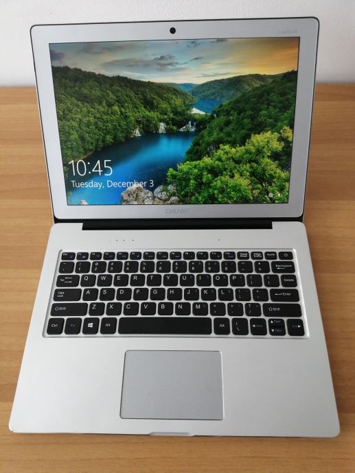 Chuwi "MacBook" 3k IPS ekran, SSD 64Gb,6gb RAM-a 5h baterija
