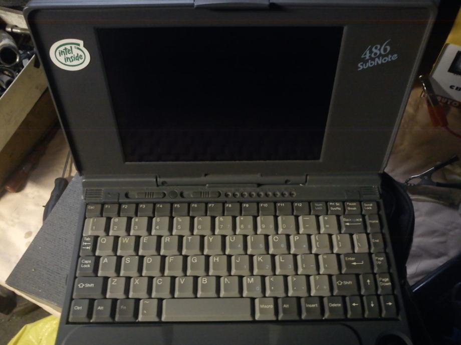 Laptop Antikvitet 486 93-94god