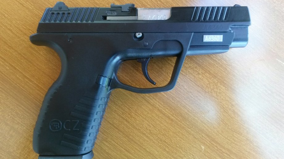 Prodaje se pištolj Češka Zbrojevka, Model: CZ 100,  Kalibra: 9mm Luger