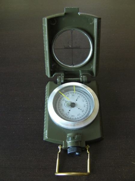 Profesionalni vojni kompas