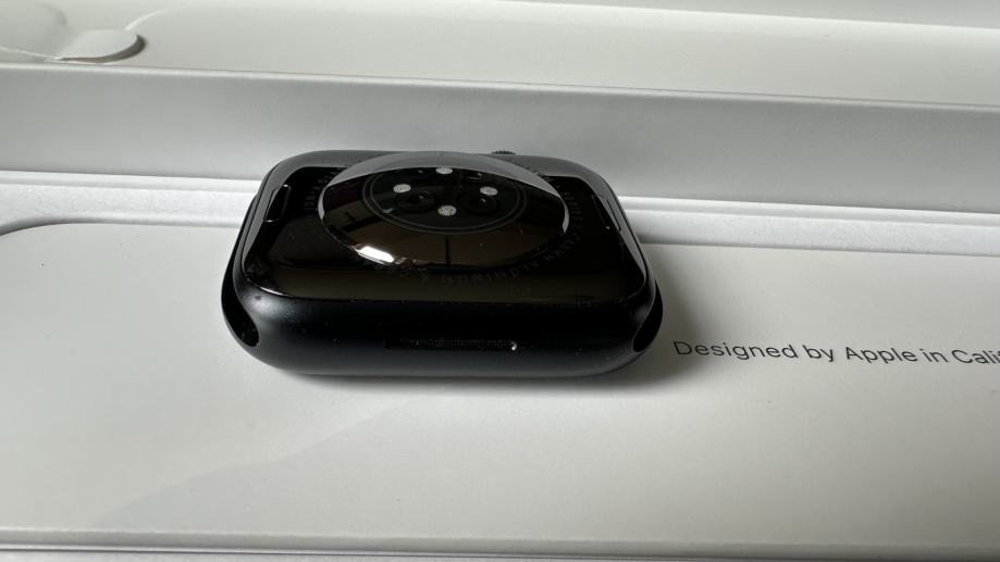 Apple Watch S7 GPS, 45 mm Midnight Aluminium Case, KO NOVI!!!