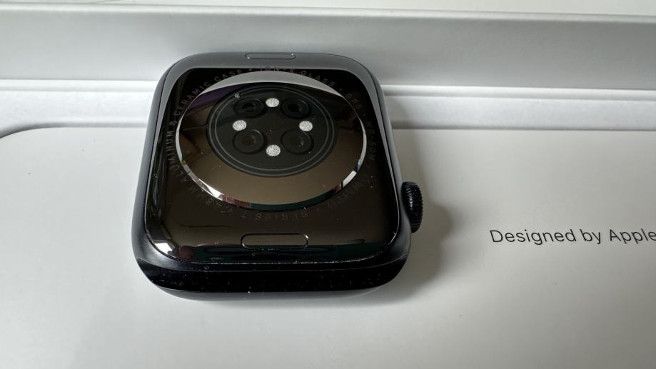 Apple Watch S7 GPS, 45 mm Midnight Aluminium Case, KO NOVI!!!