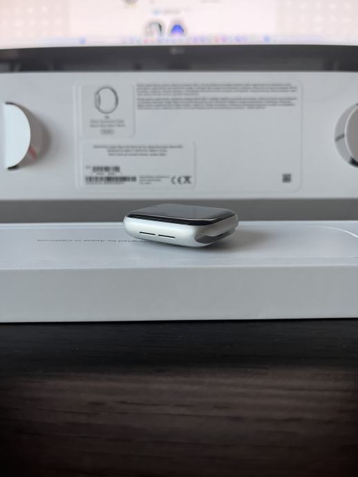 Apple Watch SE (v2) 40mm silver