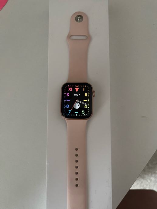 Apple watch serija 6 44mm gold