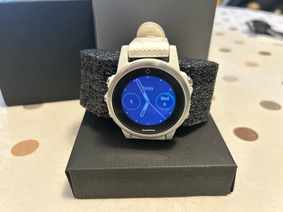 Fenix 5s