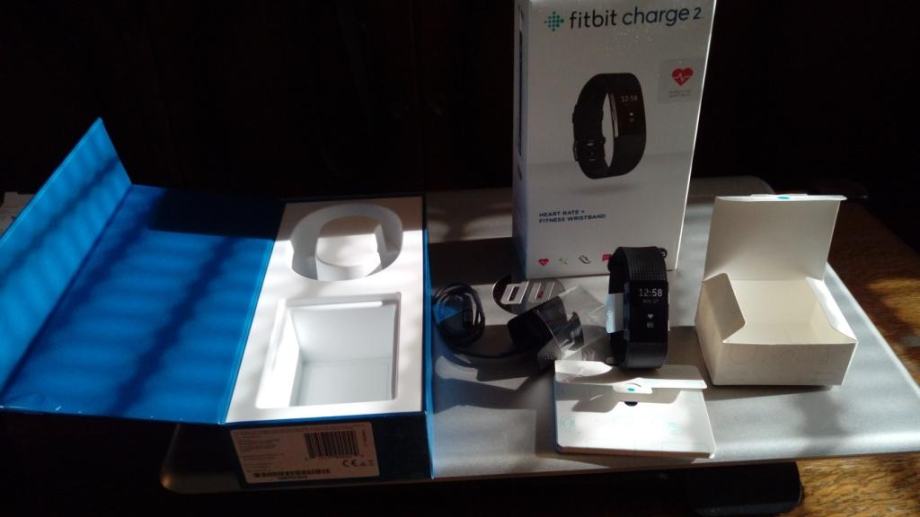 Fitbit Charge 2  fitness tracker L