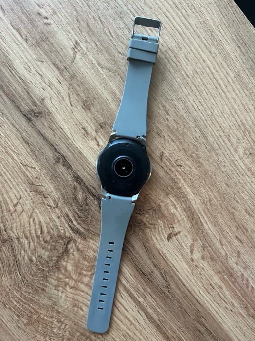 Samsung Galaxy Watch 46mm + narukvice, zaštitna stakla…