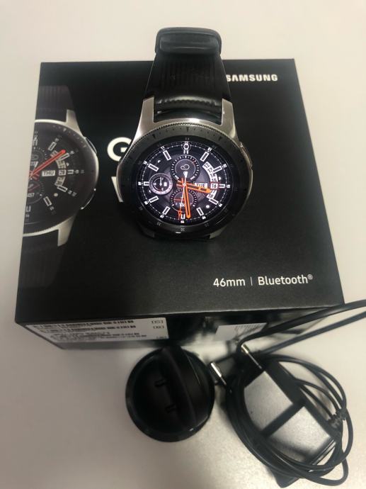 Samsung Galaxy Watch 46mm Bluetooth + 4 dodatne narukvice