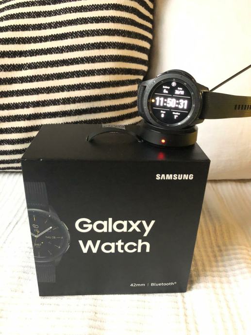 Samsung Galaxy Watch smr-810, crni